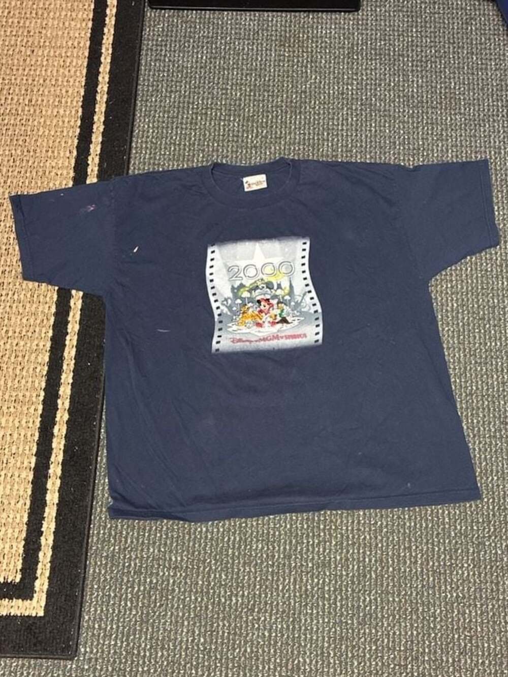 Vintage 2000 Walt Disney World MGM Studios Mickey & Friends T-Shirt